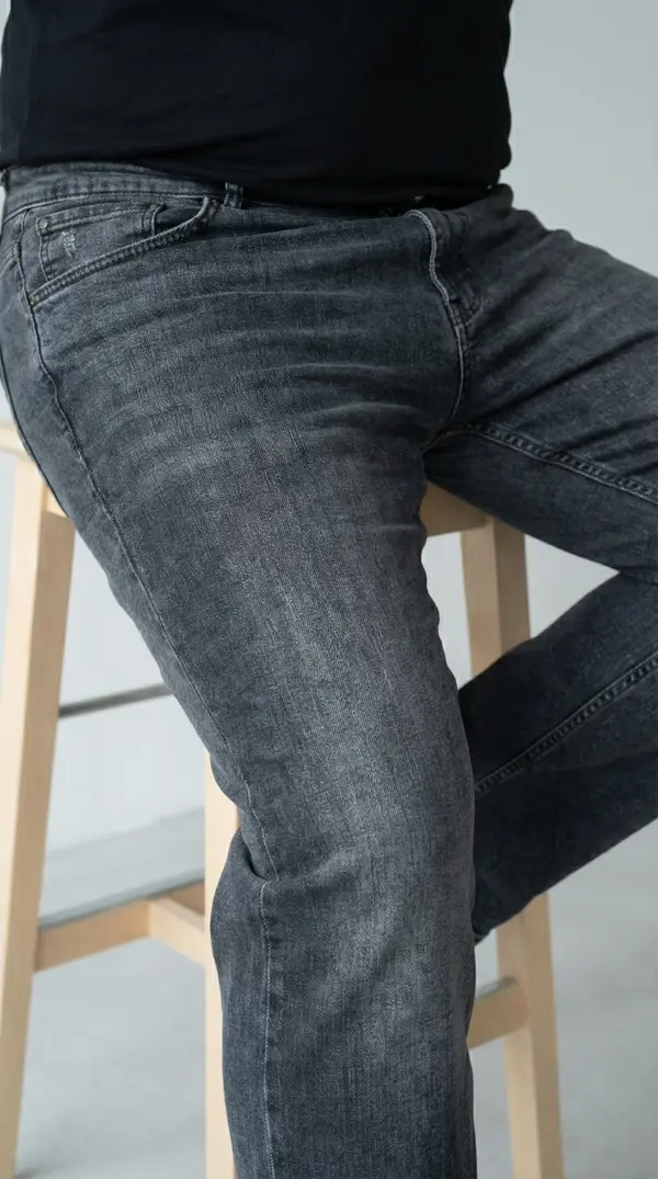 Мужские джинсы классического кроя – графитовый серый