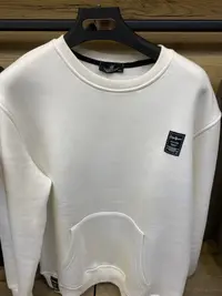 Мужской белый свитшот с карманом view 3